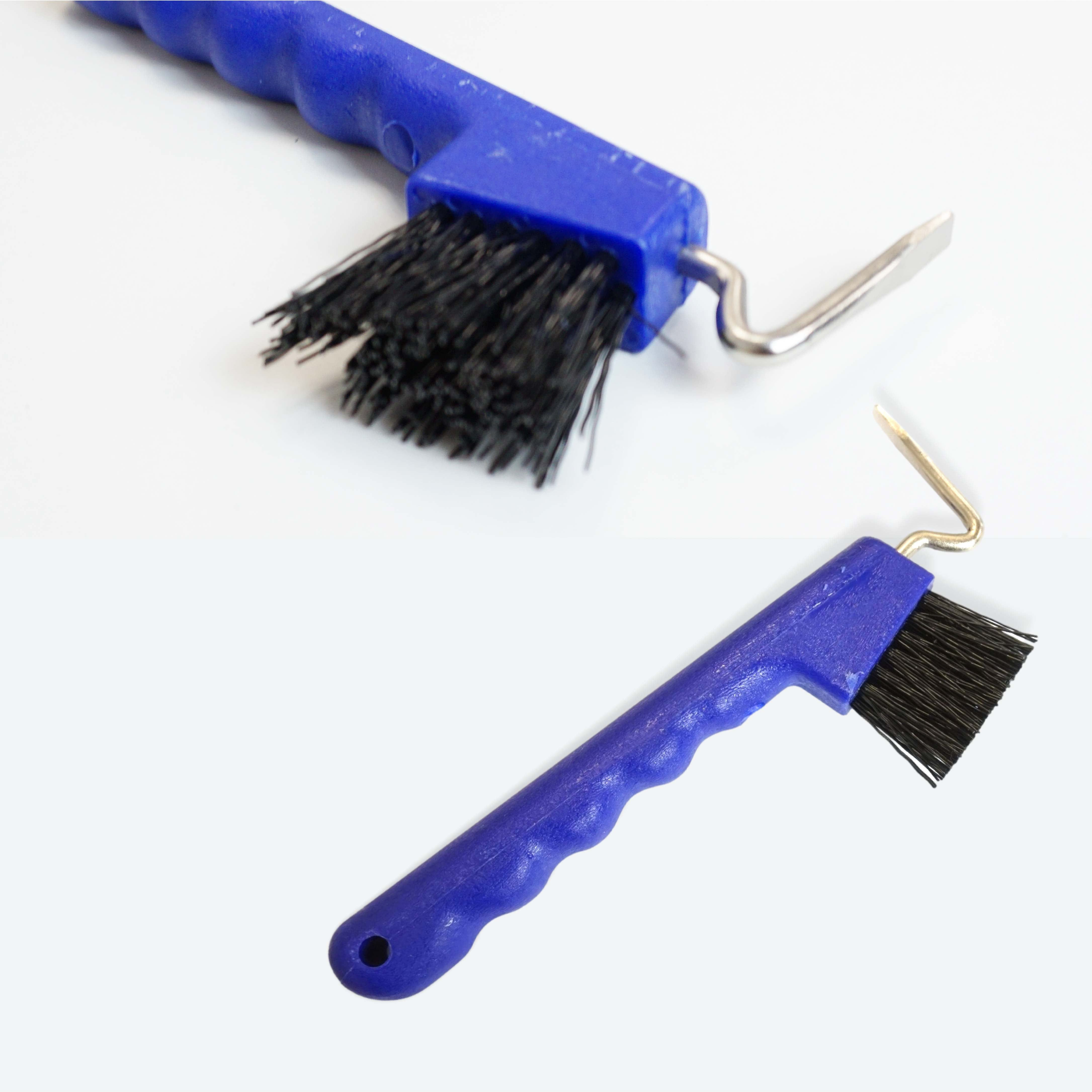 Hufkratzer mit stabiler Bürste und ergonomischen Griff